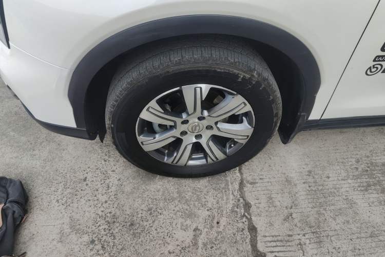 Used GAC Trumpchi GS7 2017 320T Two-Wheel-Drive Luxury Smart Connectivity Model Left Front Wheel Hub