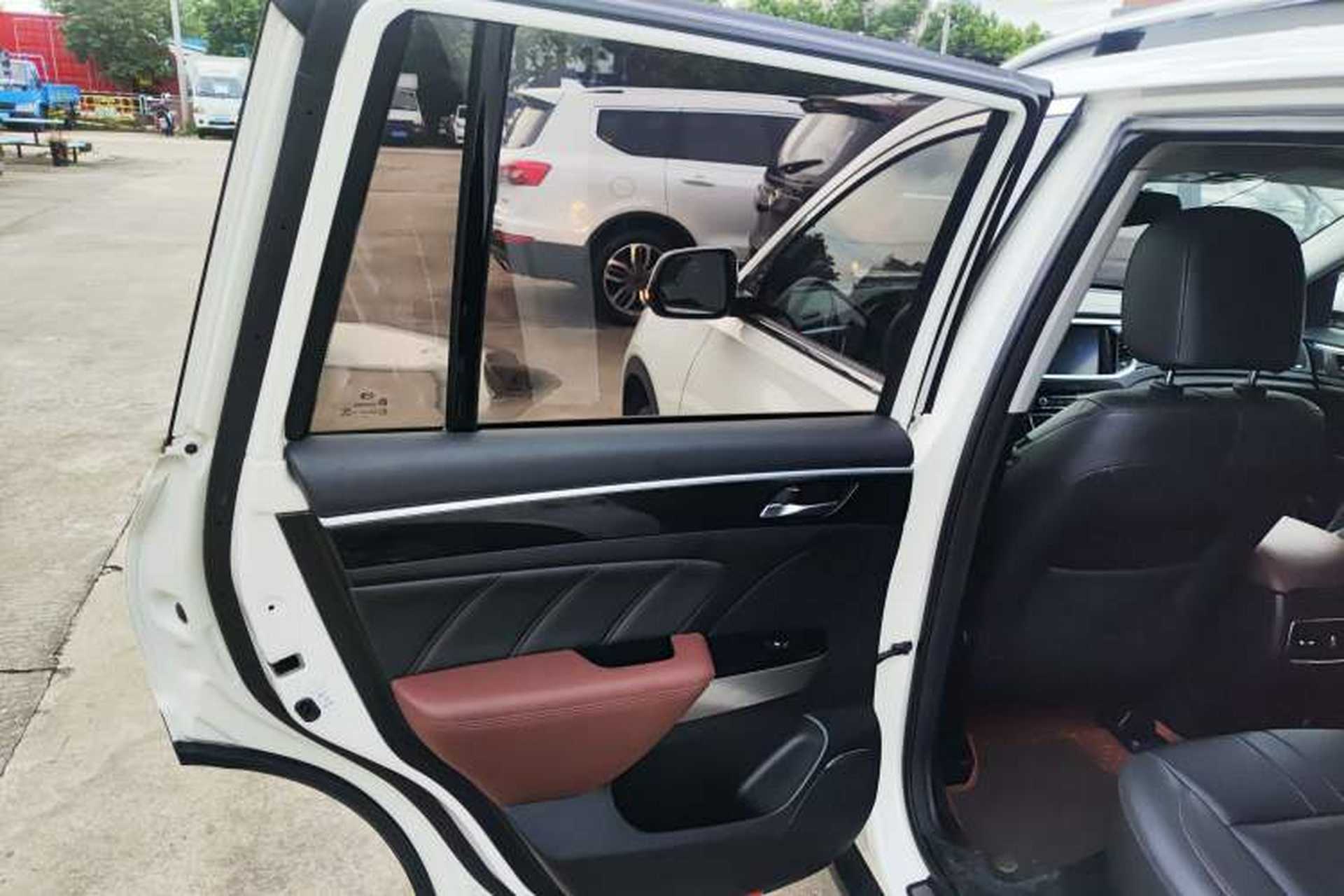 Used GAC Trumpchi GS7 2017 280T Two-Wheel Drive Luxury Model Left Rear Door Interior