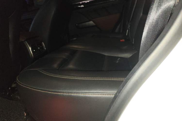 Used GAC Trumpchi GS7 2017 320T Two-Wheel-Drive Luxury Smart Connectivity Model Left Rear Seat