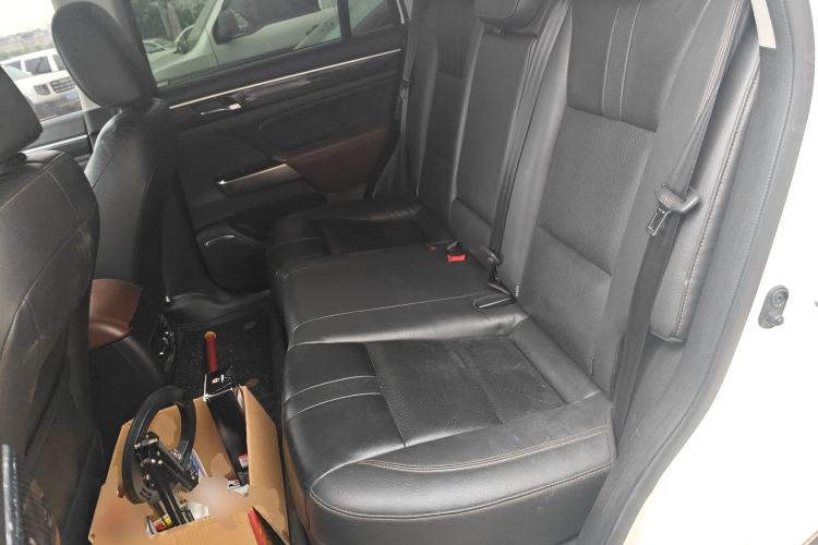 Used GAC Trumpchi GS7 2017 320T Two-Wheel-Drive Luxury Smart Connectivity Model Left Rear Seat
