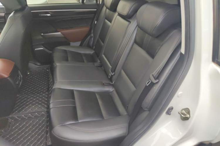 Used GAC Trumpchi GS7 2017 320T Two-Wheel-Drive Luxury Smart Connectivity Model Left Rear Seat