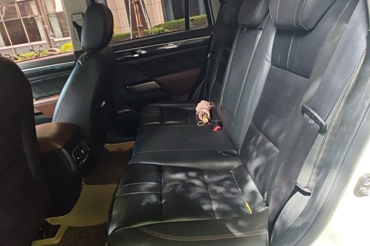 Used GAC Trumpchi GS7 2017 320T Two-Wheel-Drive Luxury Smart Connectivity Model Left Rear Seat
