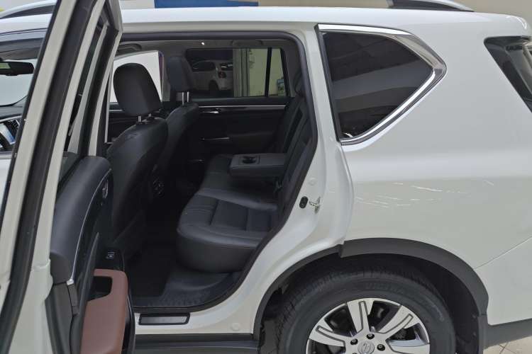 Used GAC Trumpchi GS7 2017 320T Two-Wheel-Drive Luxury Smart Connectivity Model Left Rear Seat