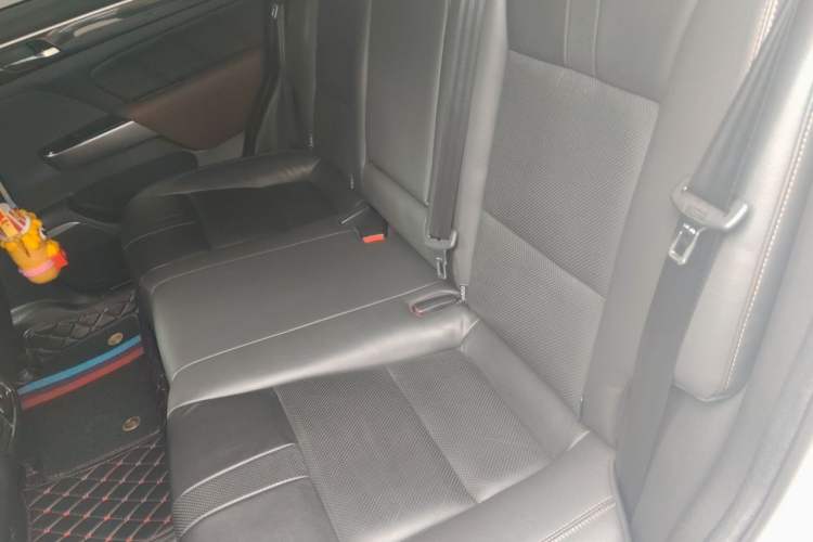 Used GAC Trumpchi GS7 2017 320T Two-Wheel-Drive Luxury Smart Connectivity Model Left Rear Seat