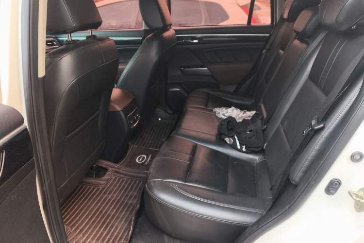 Used GAC Trumpchi GS7 2017 280T Two-Wheel Drive Luxury Model Left Rear Seat