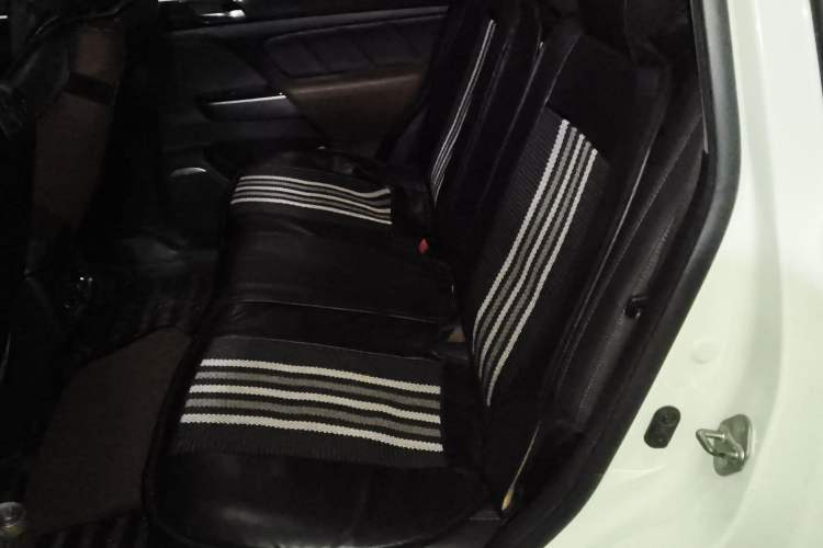 Used GAC Trumpchi GS7 2017 280T Two-Wheel Drive Luxury Model Left Rear Seat