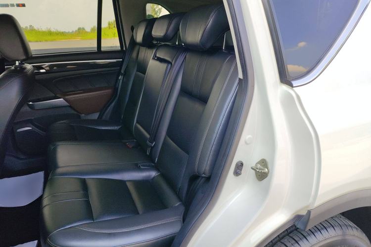 Used GAC Trumpchi GS7 2017 320T Two-Wheel-Drive Luxury Smart Connectivity Model Left Rear Seat