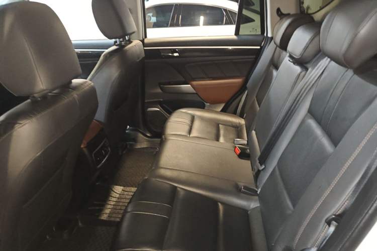 Used GAC Trumpchi GS7 2017 320T Two-Wheel-Drive Luxury Smart Connectivity Model Left Rear Seat