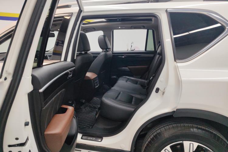 Used GAC Trumpchi GS7 2017 320T Two-Wheel-Drive Luxury Smart Connectivity Model Left Rear Seat