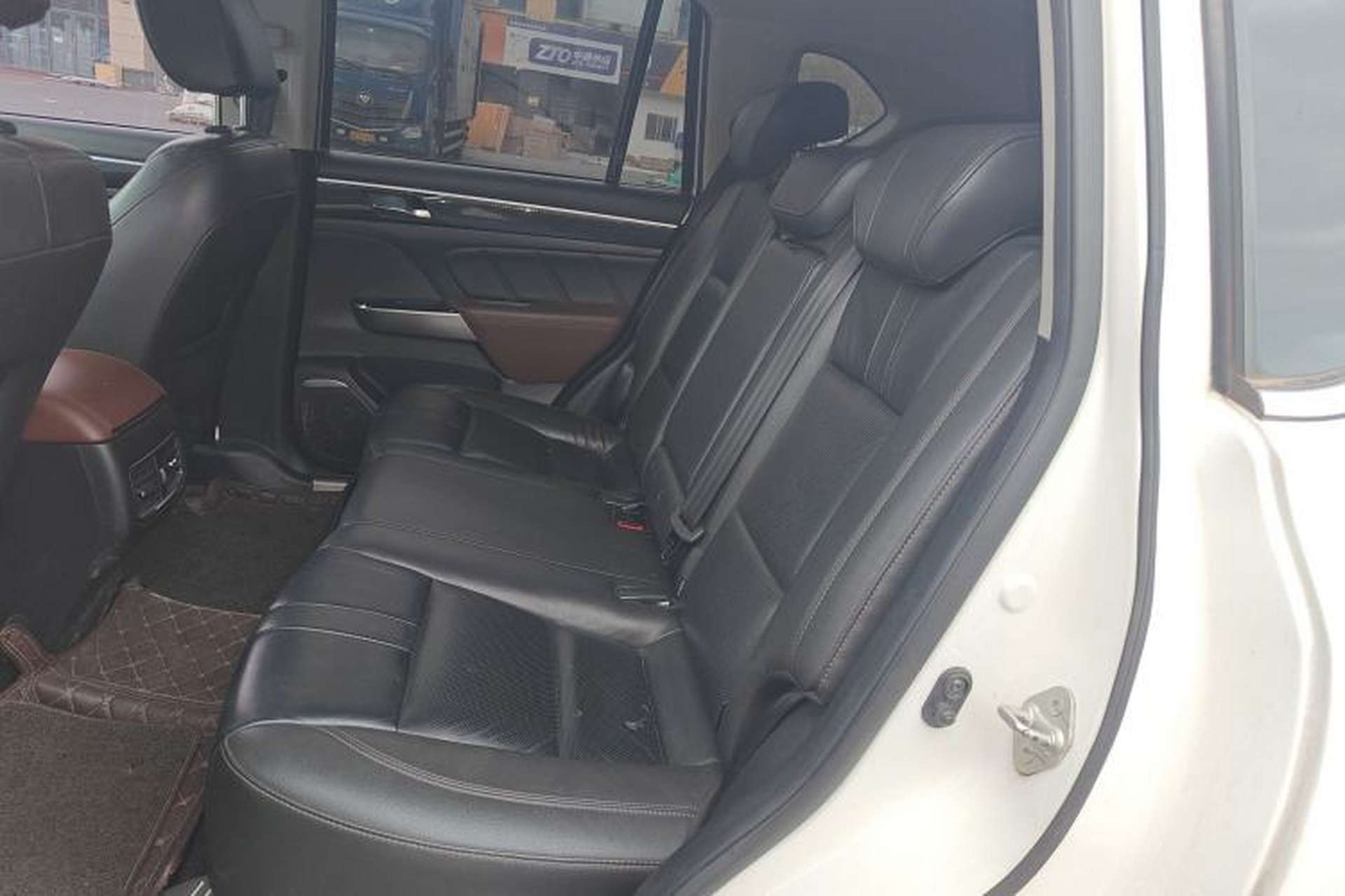 Used GAC Trumpchi GS7 2017 320T Two-Wheel-Drive Luxury Smart Connectivity Model Left Rear Seat