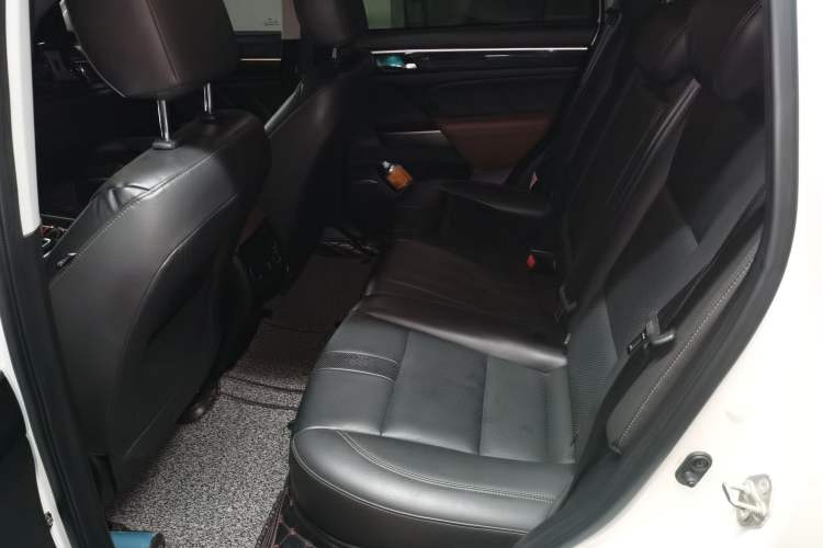 Used GAC Trumpchi GS7 2017 320T Two-Wheel-Drive Luxury Smart Connectivity Model Left Rear Seat