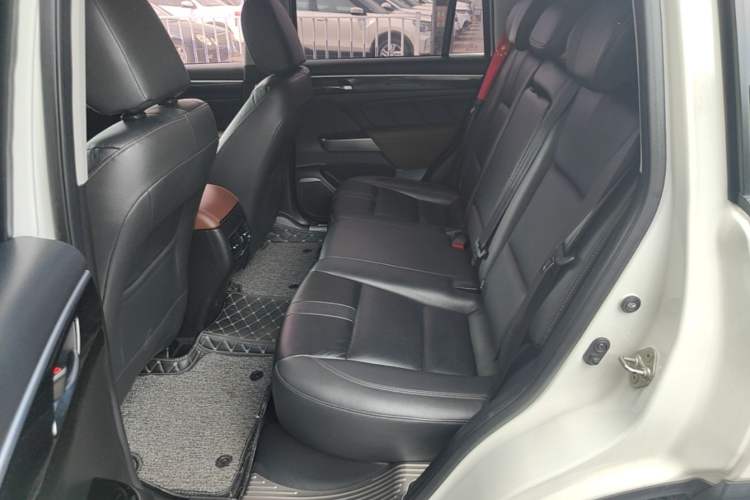 Used GAC Trumpchi GS7 2017 320T Two-Wheel-Drive Luxury Smart Connectivity Model Left Rear Seat