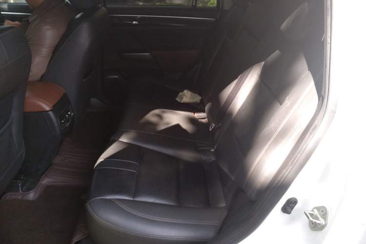 Used GAC Trumpchi GS7 2017 320T Two-Wheel-Drive Luxury Smart Connectivity Model Left Rear Seat