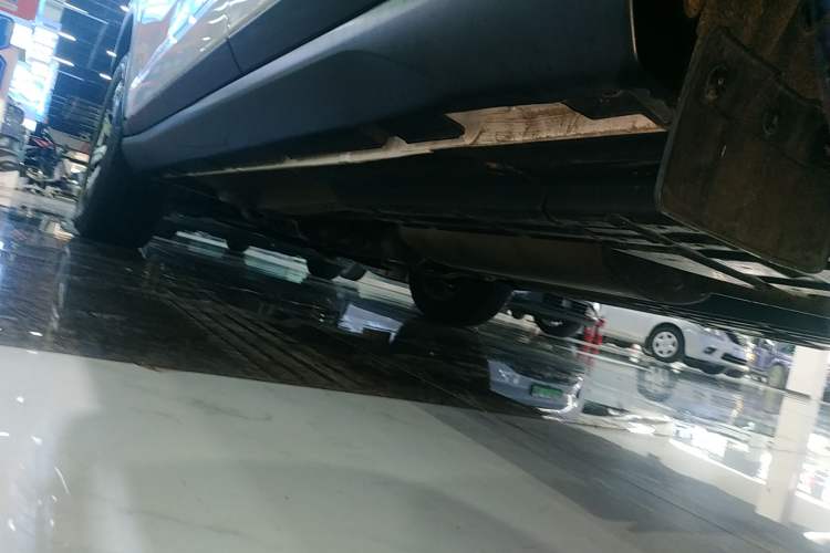 Used GAC Trumpchi GS7 2017 320T Two-Wheel-Drive Luxury Smart Connectivity Model Left Side Sill
