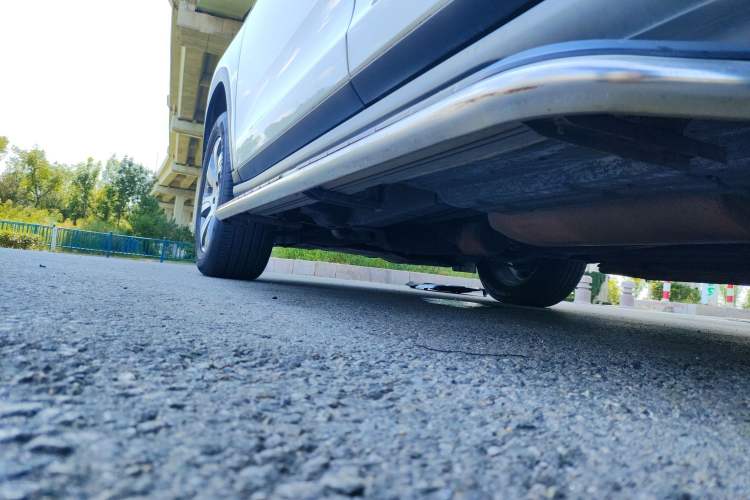 Used GAC Trumpchi GS7 2017 320T Two-Wheel-Drive Luxury Smart Connectivity Model Left Side Sill