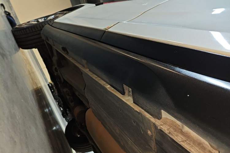 Used GAC Trumpchi GS7 2017 320T Two-Wheel-Drive Luxury Smart Connectivity Model Left Side Sill