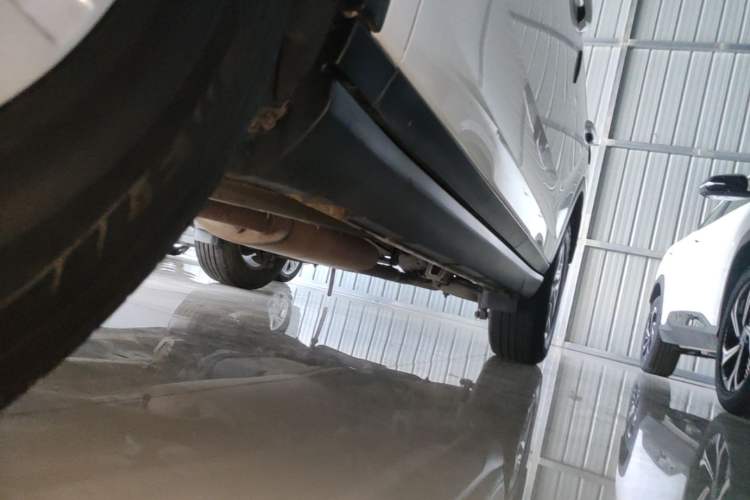Used GAC Trumpchi GS7 2017 280T Two-Wheel Drive Luxury Model Left Side Sill