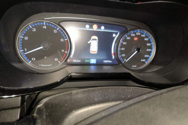 Used GAC Trumpchi GS7 2017 280T Two-Wheel Drive Luxury Model Odometer Close Up
