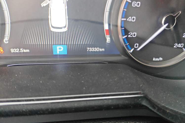 Used GAC Trumpchi GS7 2017 320T Two-Wheel-Drive Luxury Smart Connectivity Model Odometer Close Up