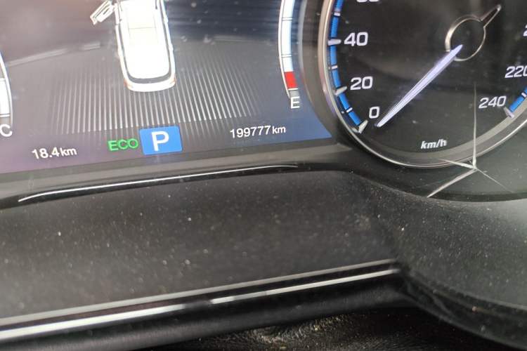 Used GAC Trumpchi GS7 2017 320T Two-Wheel-Drive Luxury Smart Connectivity Model Odometer Close Up