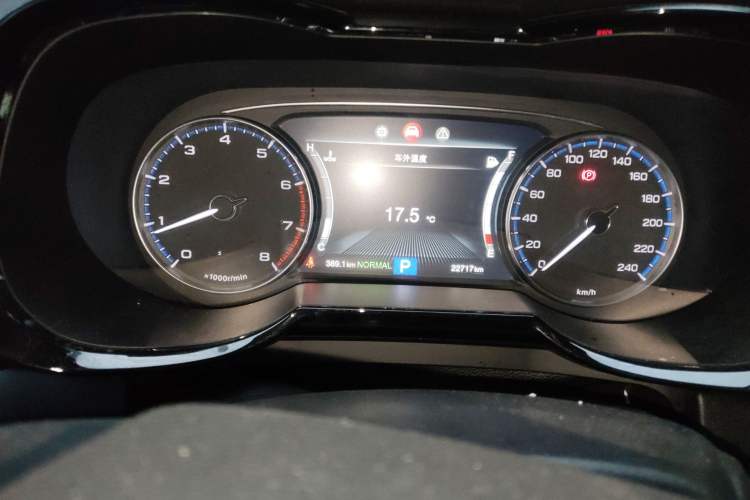 Used GAC Trumpchi GS7 2017 280T Two-Wheel Drive Luxury Model Odometer Close Up