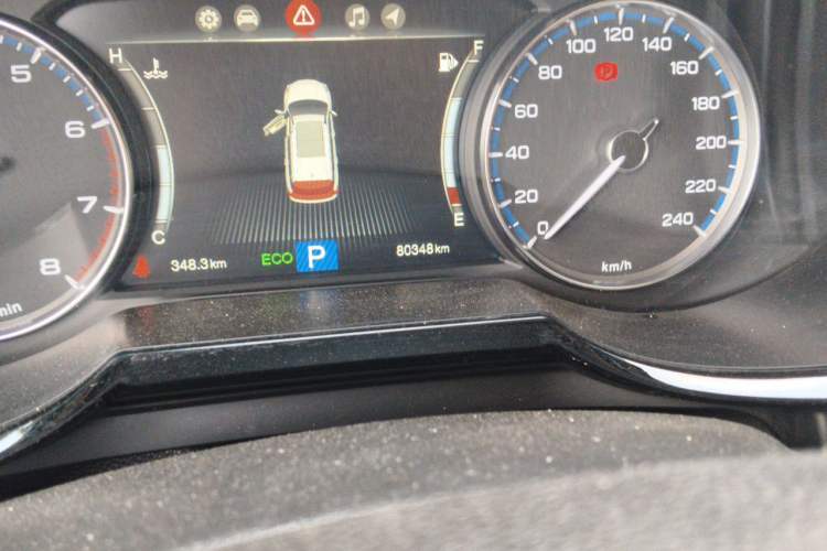 Used GAC Trumpchi GS7 2017 320T Two-Wheel-Drive Luxury Smart Connectivity Model Odometer Close Up