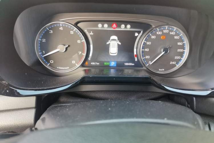 Used GAC Trumpchi GS7 2017 320T Four-Wheel Drive Luxury Smart Connectivity Model Odometer Close Up