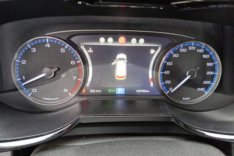 Used GAC Trumpchi GS7 2017 320T Two-Wheel-Drive Luxury Smart Connectivity Model Odometer Close Up