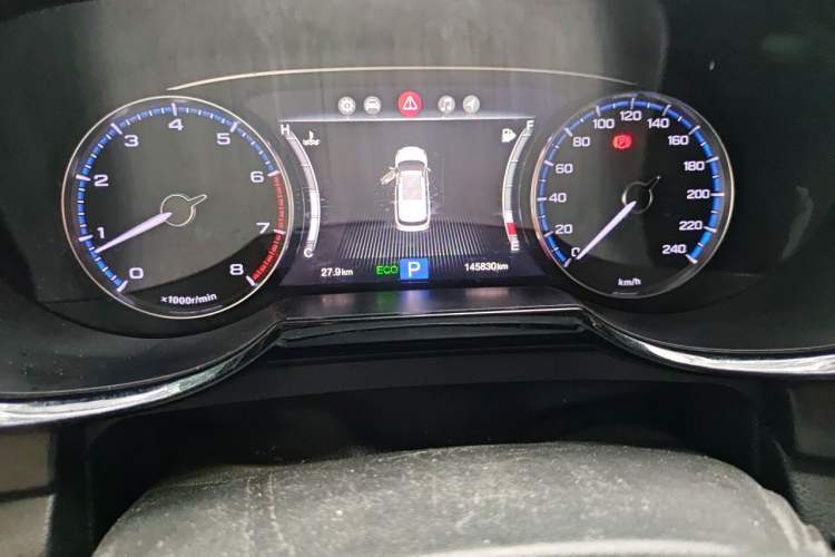 Used GAC Trumpchi GS7 2017 320T Two-Wheel-Drive Luxury Smart Connectivity Model Odometer Close Up