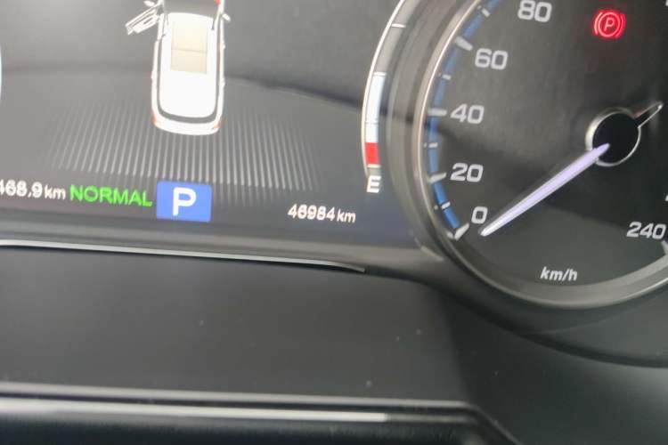 Used GAC Trumpchi GS7 2017 320T Two-Wheel-Drive Luxury Smart Connectivity Model Odometer Close Up