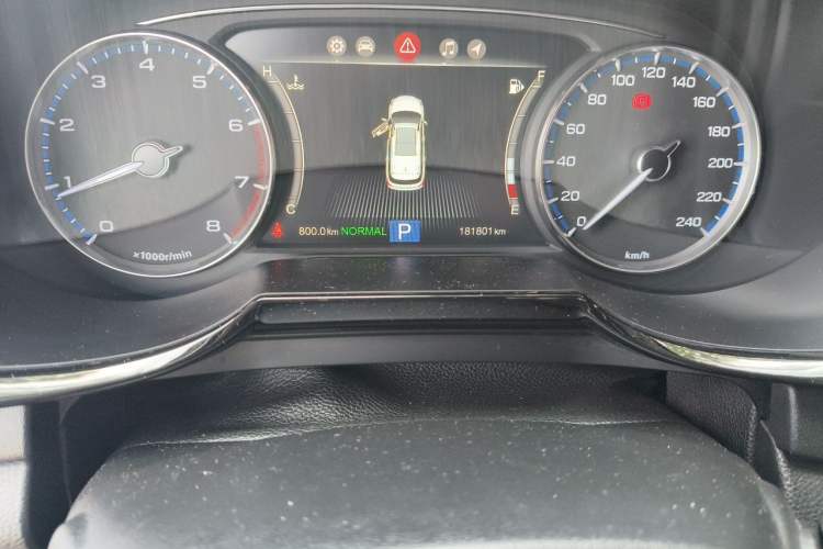 Used GAC Trumpchi GS7 2017 320T Two-Wheel-Drive Luxury Smart Connectivity Model Odometer Close Up