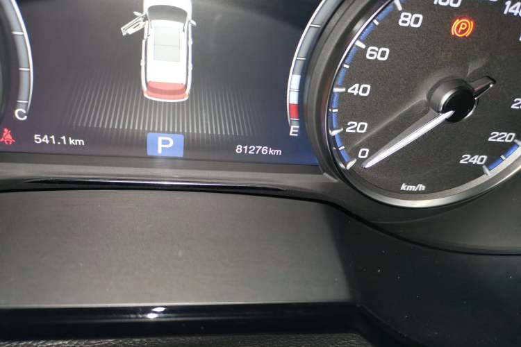 Used GAC Trumpchi GS7 2017 320T Two-Wheel-Drive Luxury Smart Connectivity Model Odometer Close Up