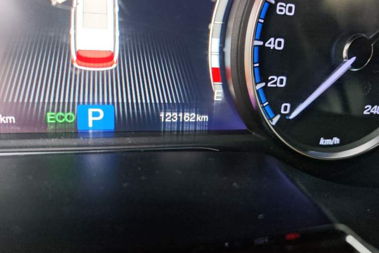 Used GAC Trumpchi GS7 2017 320T Two-Wheel-Drive Luxury Model Odometer Close Up