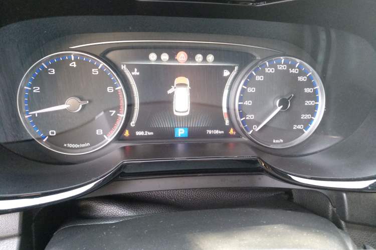 Used GAC Trumpchi GS7 2017 320T Two-Wheel-Drive Luxury Smart Connectivity Model Odometer Close Up
