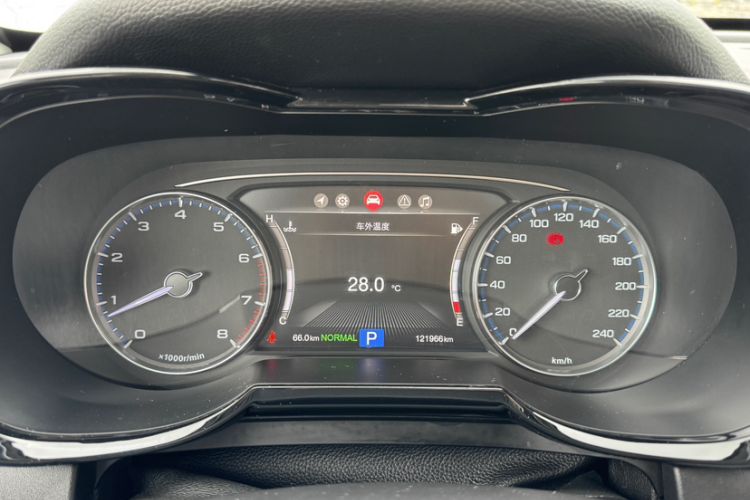 Used GAC Trumpchi GS7 2017 320T Two-Wheel-Drive Luxury Smart Connectivity Model Odometer Close Up