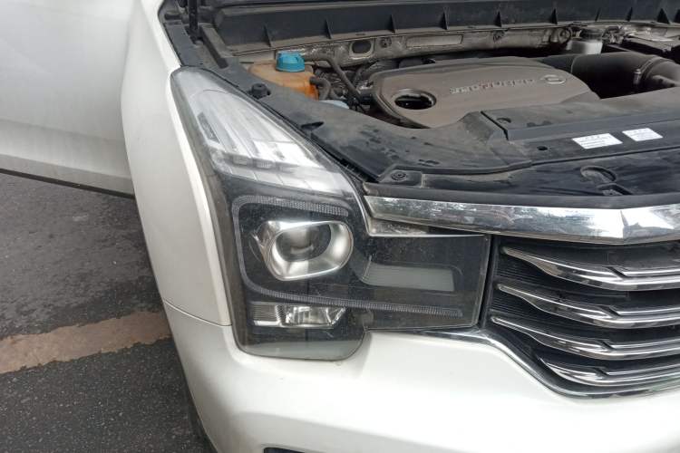 Used GAC Trumpchi GS7 2017 320T Two-Wheel-Drive Luxury Model Right Front Headlight
