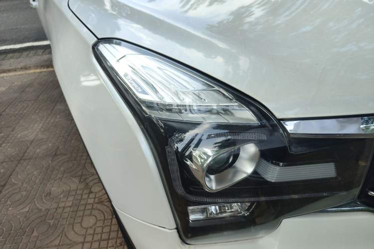 Used GAC Trumpchi GS7 2017 280T Two-Wheel Drive Luxury Model Right Front Headlight