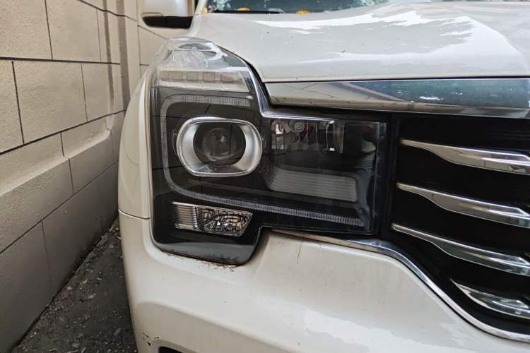 Used GAC Trumpchi GS7 2017 280T Two-Wheel Drive Luxury Model Right Front Headlight
