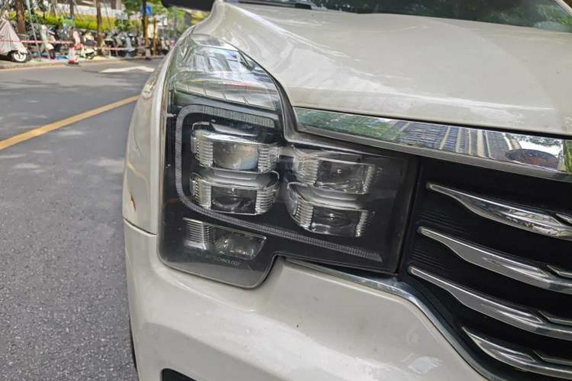 Used GAC Trumpchi GS7 2017 320T Two-Wheel-Drive Luxury Smart Connectivity Model Right Front Headlight