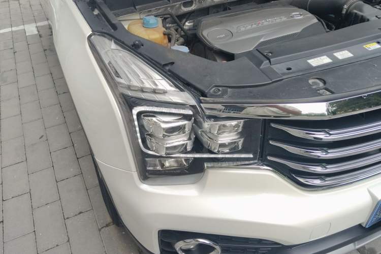 Used GAC Trumpchi GS7 2017 320T Two-Wheel-Drive Luxury Smart Connectivity Model Right Front Headlight