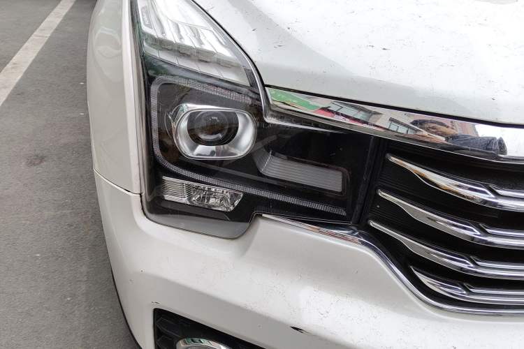 Used GAC Trumpchi GS7 2017 280T Two-Wheel Drive Luxury Model Right Front Headlight