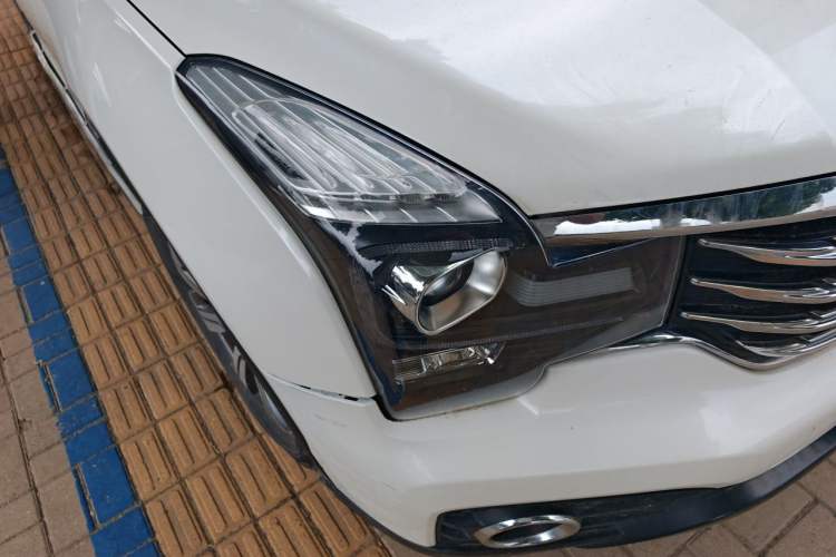 Used GAC Trumpchi GS7 2017 320T Two-Wheel-Drive Luxury Model Right Front Headlight