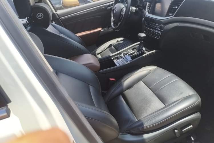 Used GAC Trumpchi GS7 2017 320T Two-Wheel-Drive Luxury Smart Connectivity Model Right Front Seat
