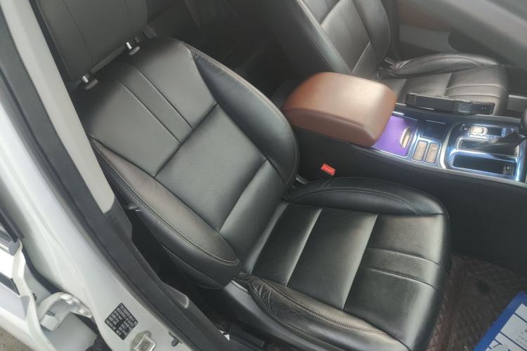 Used GAC Trumpchi GS7 2017 320T Two-Wheel-Drive Luxury Smart Connectivity Model Right Front Seat