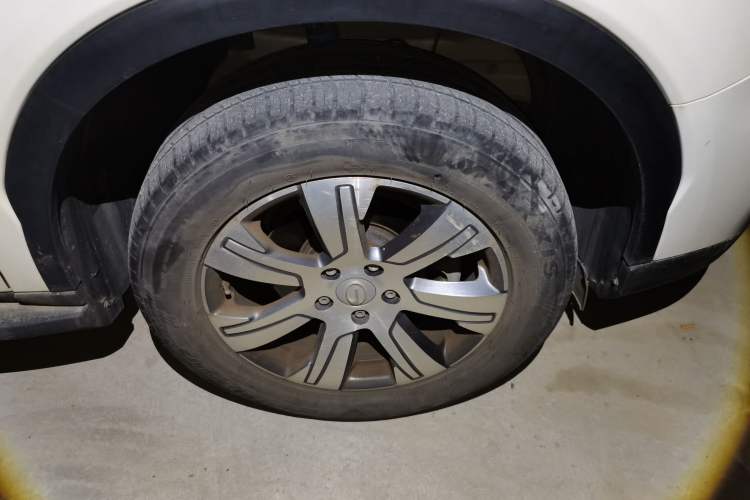 Used GAC Trumpchi GS7 2017 320T Two-Wheel-Drive Luxury Smart Connectivity Model Right Front Wheel Hub