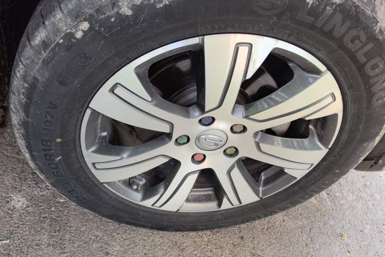 Used GAC Trumpchi GS7 2017 320T Two-Wheel-Drive Luxury Smart Connectivity Model Right Front Wheel Hub