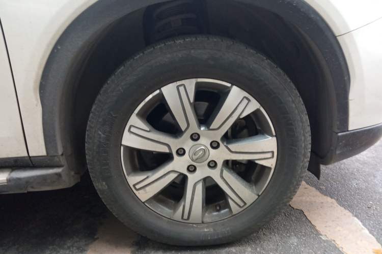 Used GAC Trumpchi GS7 2017 320T Two-Wheel-Drive Luxury Model Right Front Wheel Hub