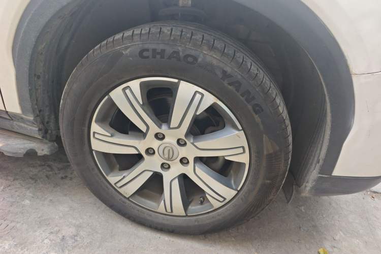 Used GAC Trumpchi GS7 2017 320T Two-Wheel-Drive Luxury Smart Connectivity Model Right Front Wheel Hub