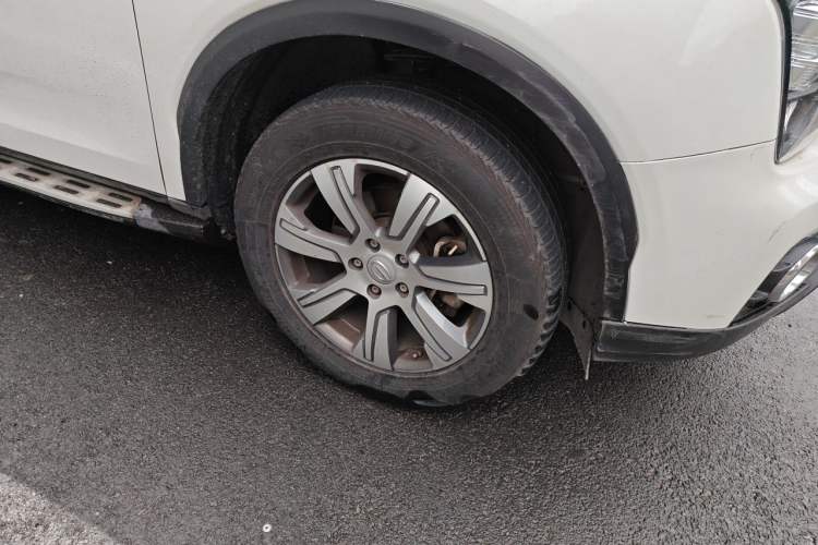 Used GAC Trumpchi GS7 2017 320T Two-Wheel-Drive Luxury Smart Connectivity Model Right Front Wheel Hub