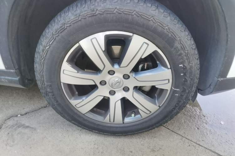 Used GAC Trumpchi GS7 2017 320T Four-Wheel Drive Luxury Smart Connectivity Model Right Front Wheel Hub